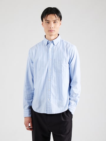 Regular fit Camicia di GANT in blu: frontale