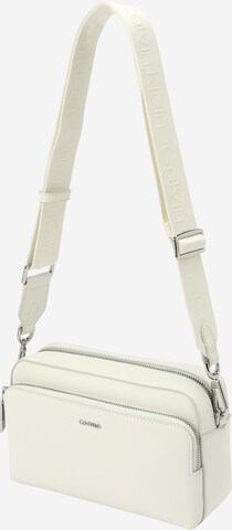 Sac à bandoulière Calvin Klein en blanc