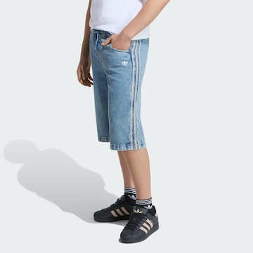 Loosefit Pantaloni di ADIDAS ORIGINALS in blu: frontale