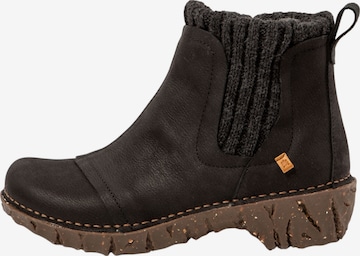 EL NATURALISTA Stiefelette in Schwarz: Vorderseite
