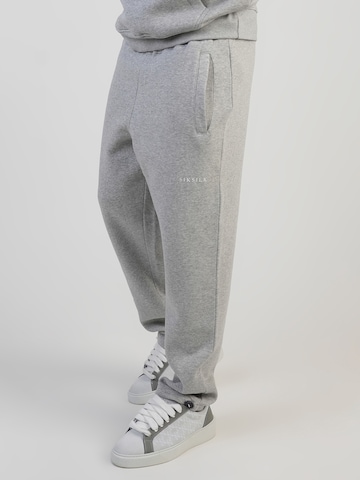 Regular Pantalon SikSilk en gris : devant