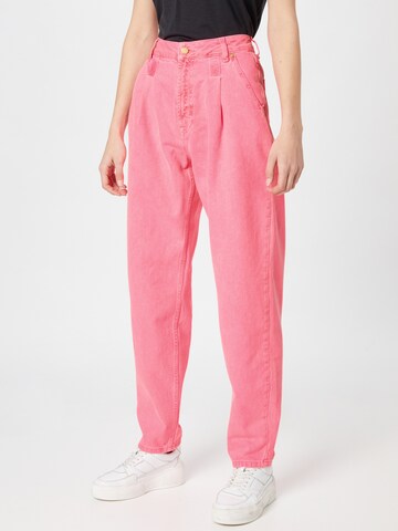Essentiel Antwerp Regular Pleated Jeans 'BITTO' in Pink: front