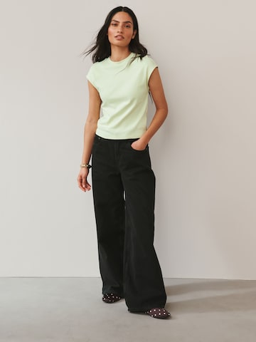 Tricou de la Next pe verde