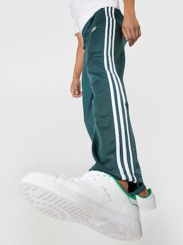 Regular Pantaloni 'Adicolor Classics Firebird Primeblue' de la ADIDAS ORIGINALS pe verde