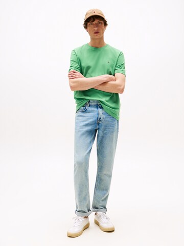 T-Shirt 'ESS SEASONAL' TOMMY HILFIGER en vert