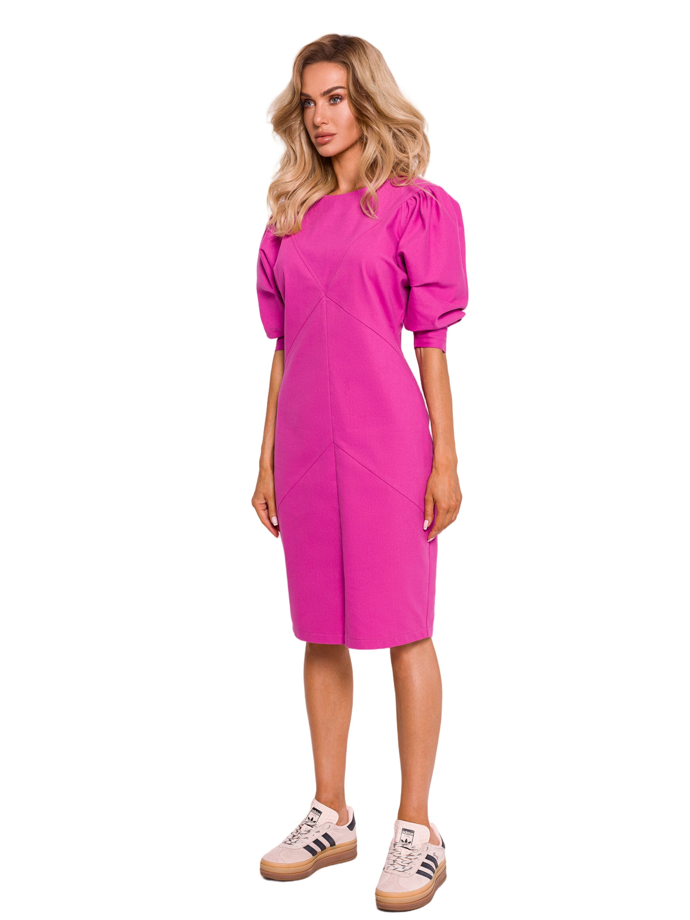 Rochie de la made of emotion pe roz