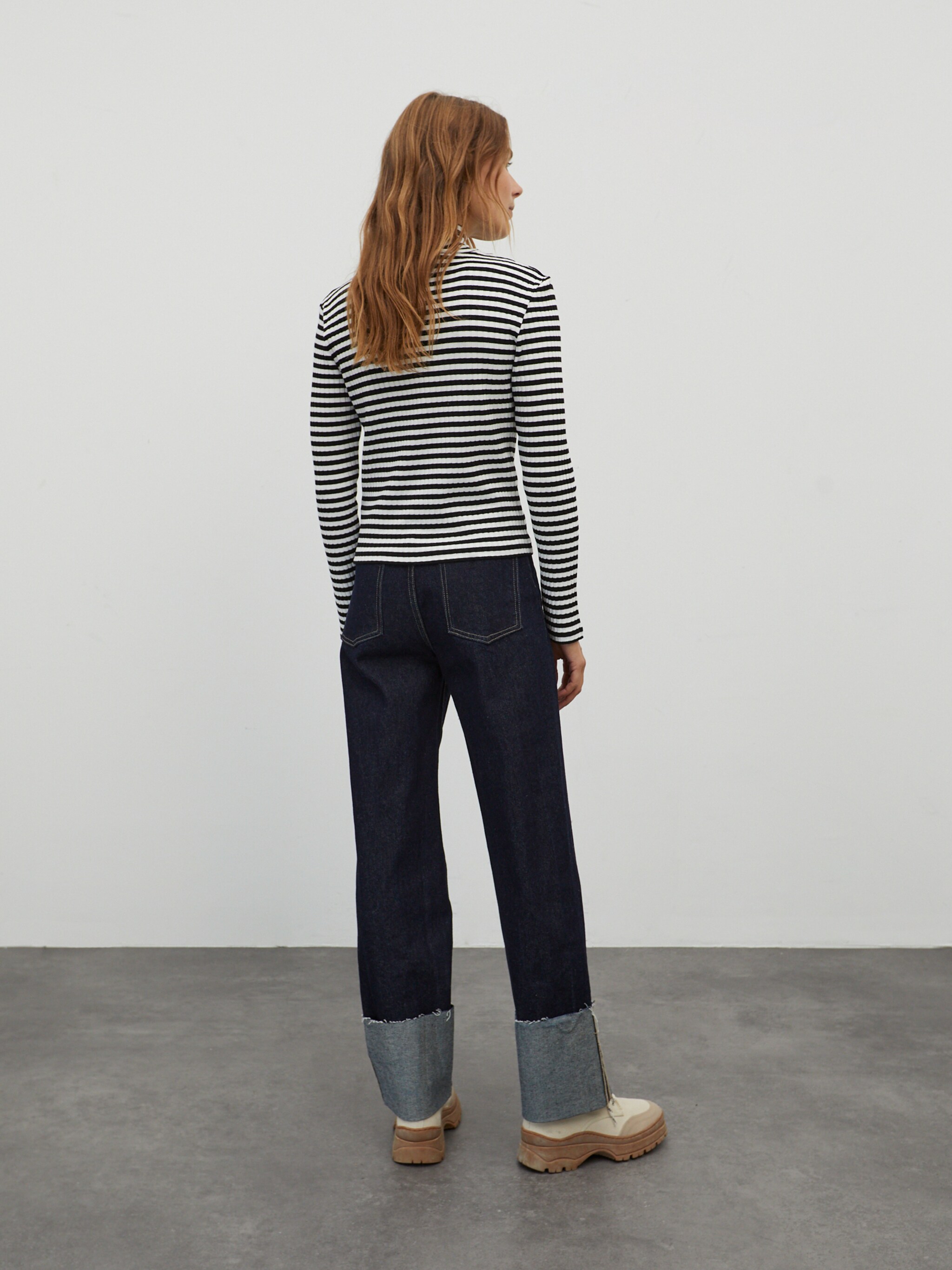 EDITED Produits T-shirt 'Lindie' noir