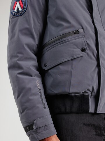 Superdry Tussenjas in Grijs