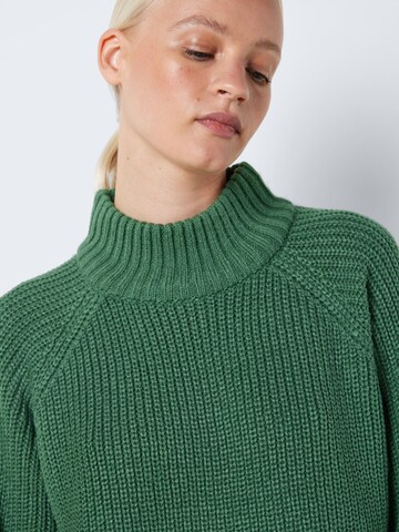 Noisy may Sweter w kolorze zielony