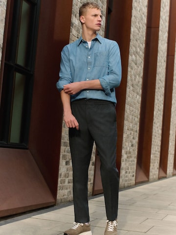 Regular Pantalon à plis Next en gris