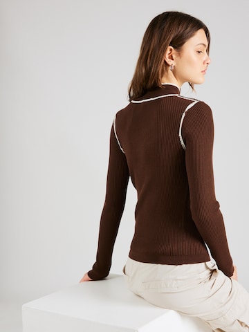 TOPSHOP Sweater in Brown