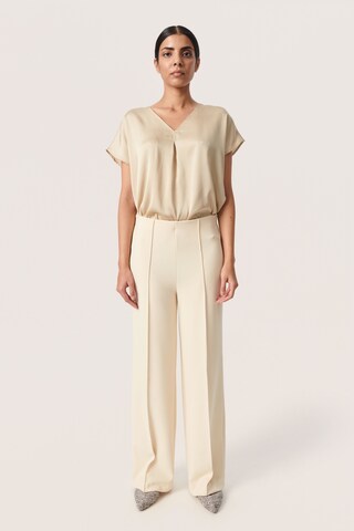 SOAKED IN LUXURY Blus 'Loana' i beige