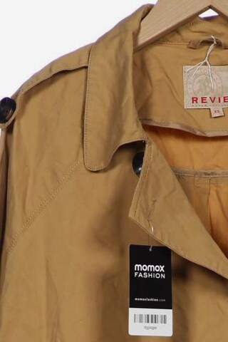 Review Jacket & Coat in XS in Beige