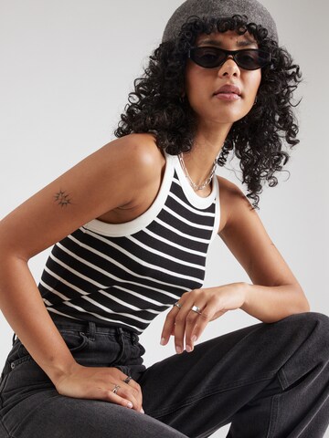 GAP Top in Black