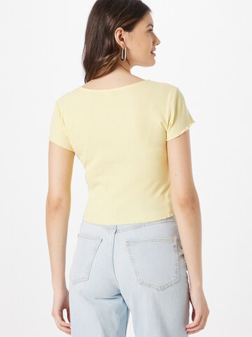 Urban Classics Тениска в жълто