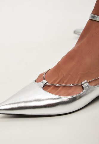 CESARE GASPARI Strap ballerina in Silver