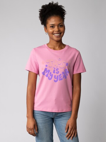 Watapparel Shirt 'This Is My Year' in Roze: voorkant