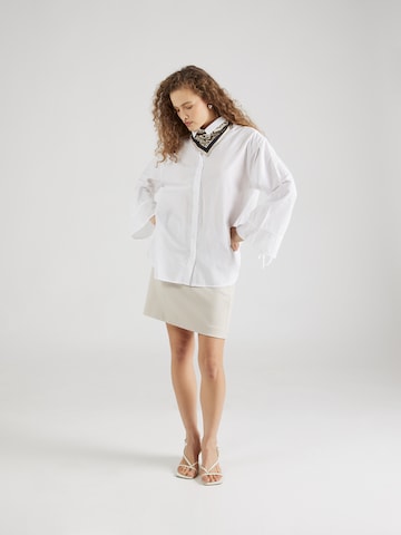 Camicia da donna 'FUBBU' di PIECES in bianco