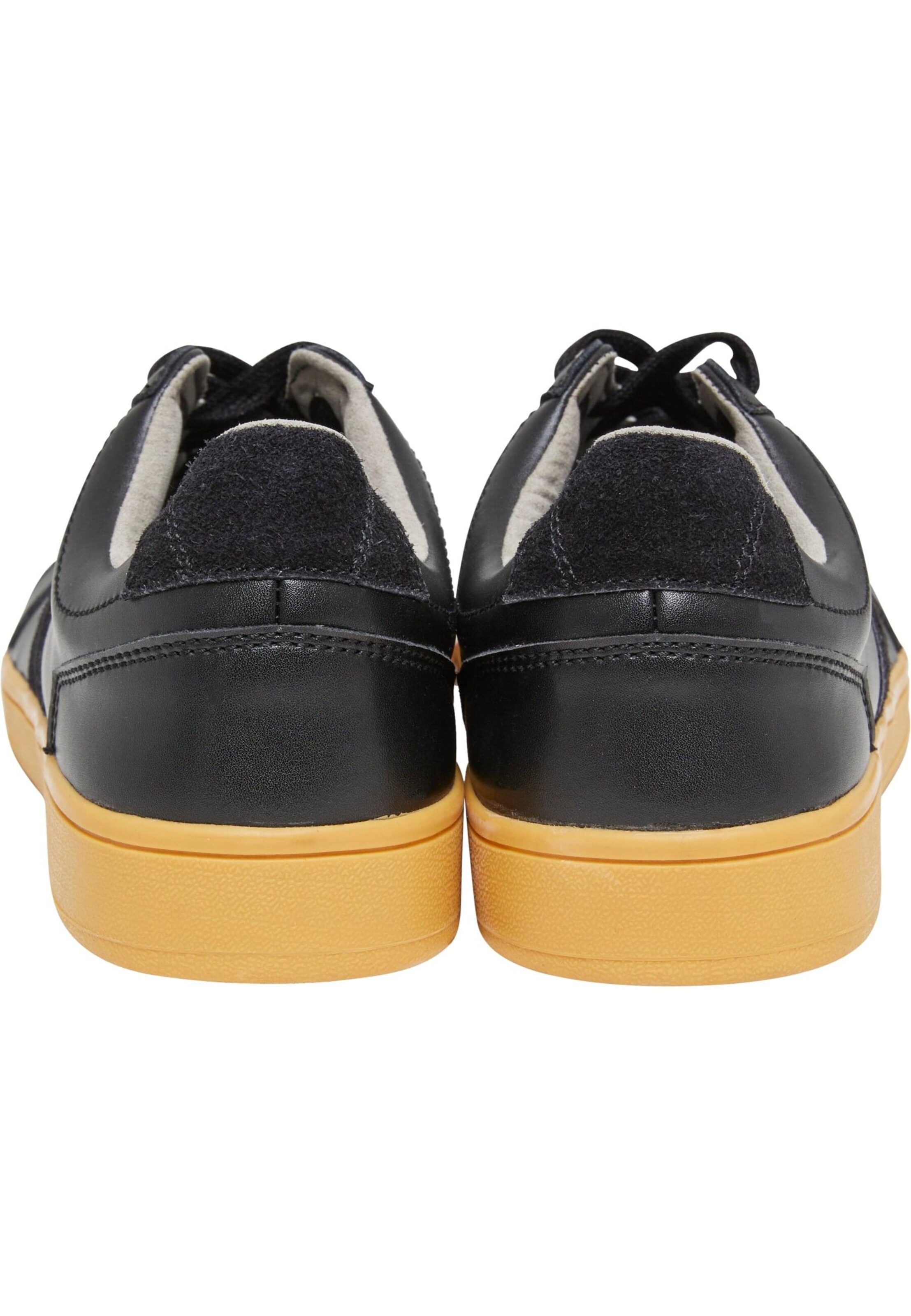 Brandit Sneakers in Black