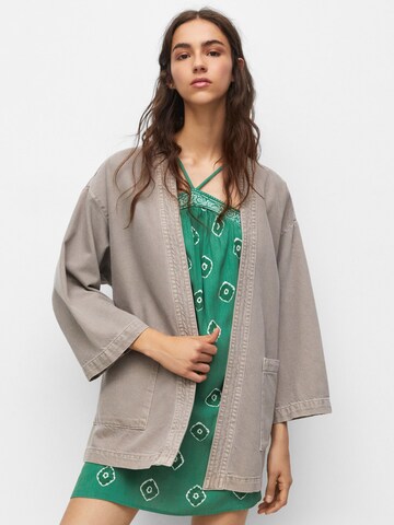 Pull&Bear Kimono in Grau: Vorderseite