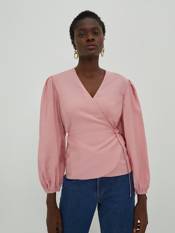 EDITED Blouse 'Papina' in Pink: front