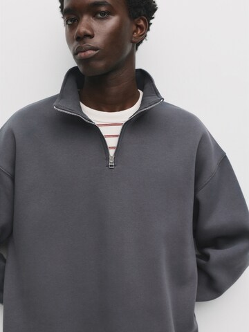 Pull&Bear Sweatshirt in Grey