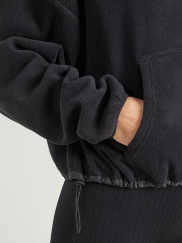 Pull-over 'NO CHILL' Fabletics en noir