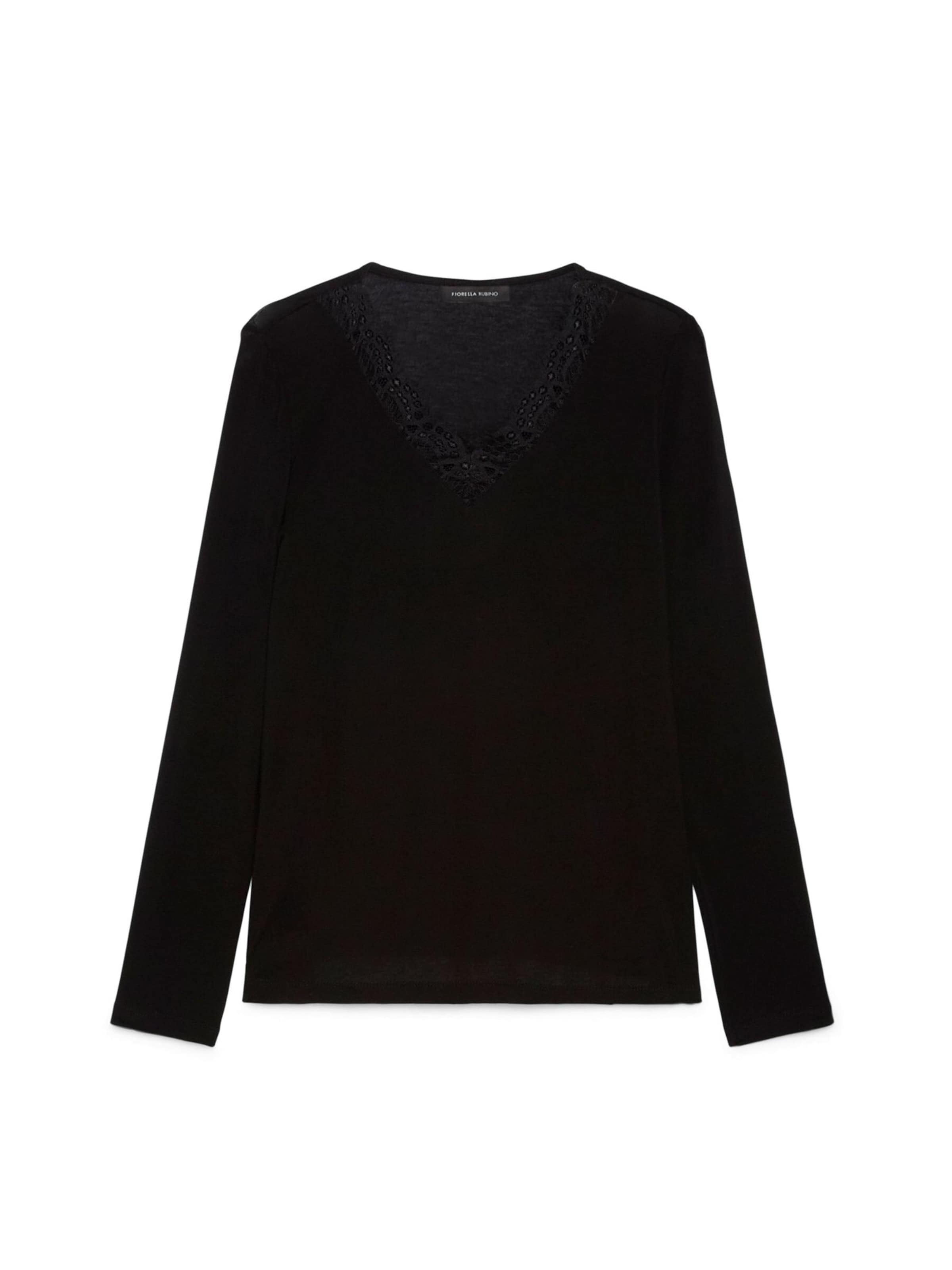 Fiorella Rubino - Top en negro: frente