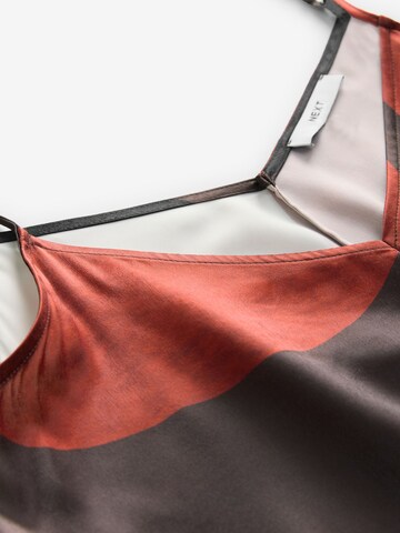 Next - Vestido en rojo