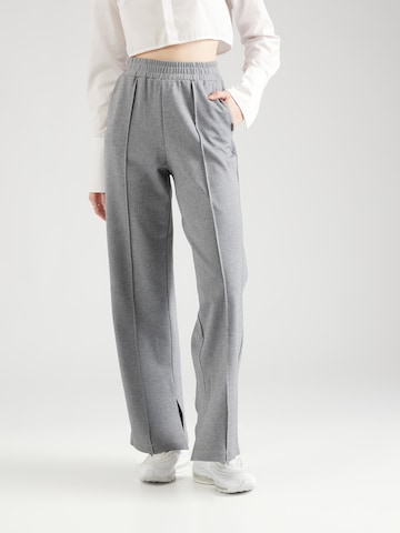 QS Normální Kalhoty se sklady v pase – šedá: přední strana