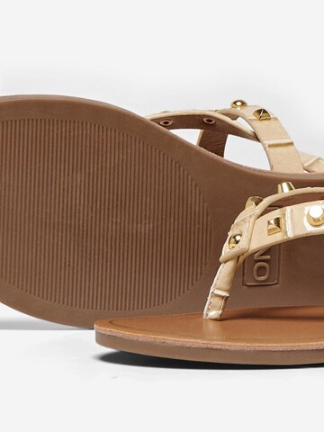 ONLY - Sandalias de dedo 'Melly' en beige