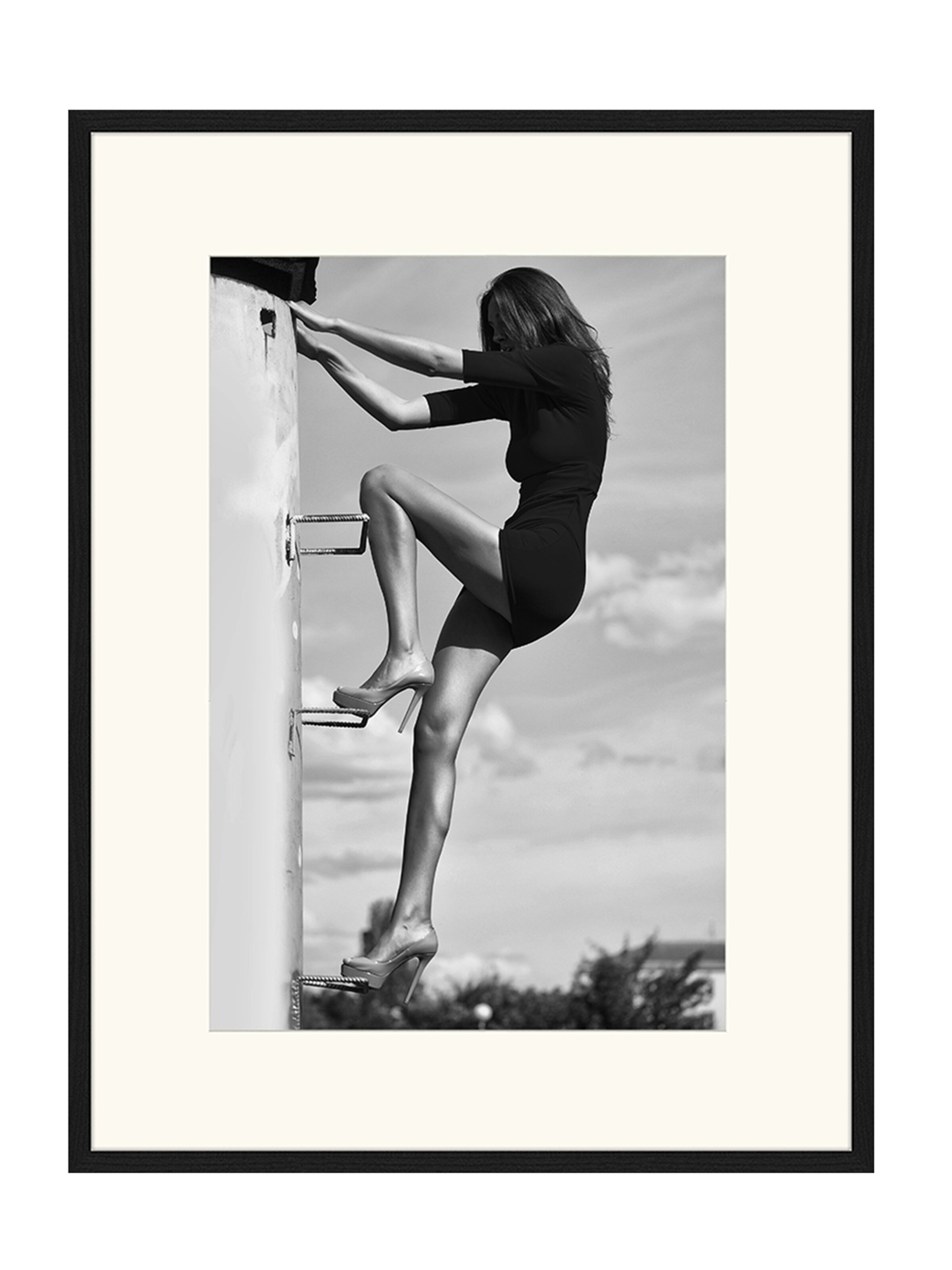 Liv Corday Image 'Fugitive' in Black: front