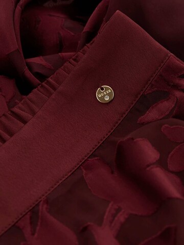 GUESS Regular Hose 'Mara' in Rot
