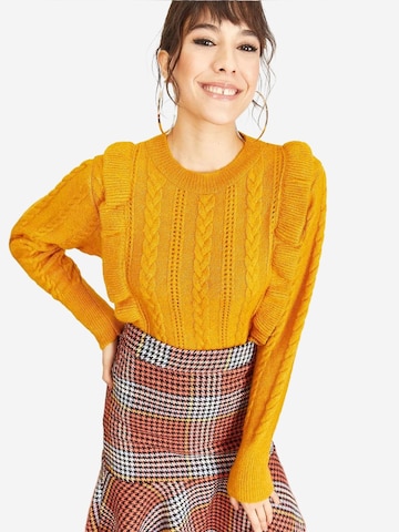 Bianco Lucci Sweater in Yellow: front