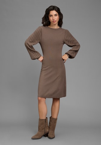 LAURA SCOTT Strickkleid in Braun