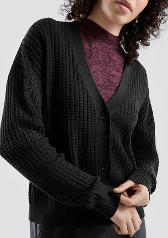 QS Strickjacke in Schwarz