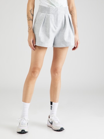 Nike Sportswear Обычный Брюки со складками в Серый: спереди