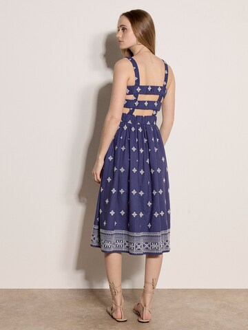 Apricot Jurk ' ' in Lila