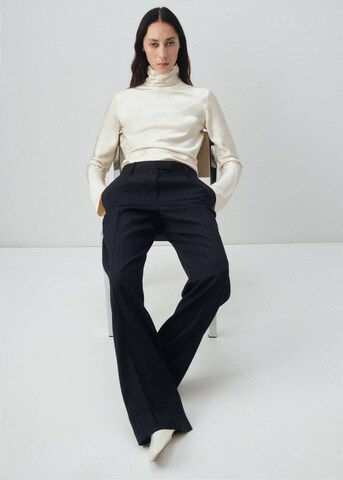 MANGO Regular Pleated Pants in Blue