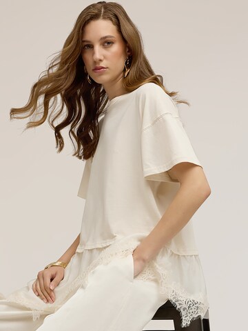 MOTIVI - Camiseta en beige
