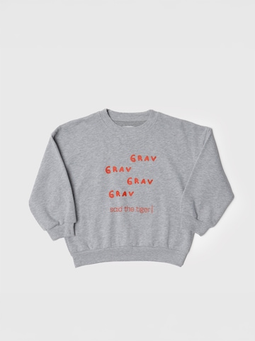 Maru + Bo Sweatshirt 'SWEATSHIRT GRAV GRAV SLOGAN' in Grey: front