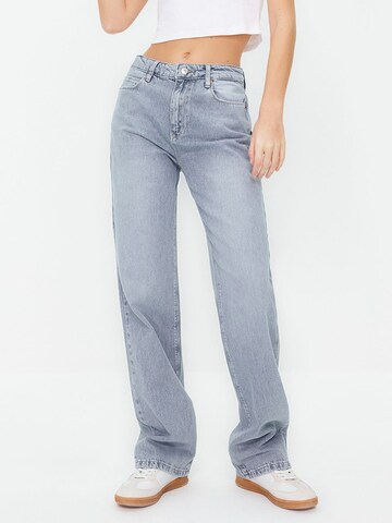 Regular Jean Trendyol en bleu : devant