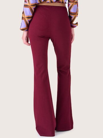 Camomilla Flared Hose 'VICTORIAE' in Rot
