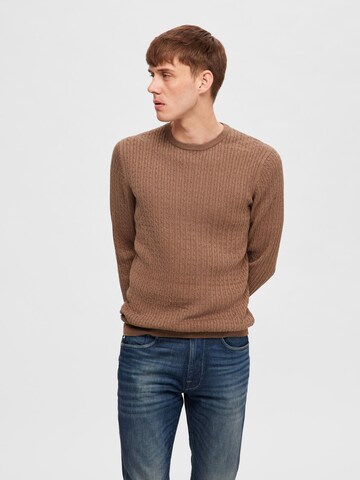 SELECTED HOMME Sweter 'Berg' w kolorze brązowy: przód
