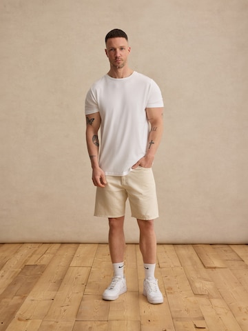 DAN FOX APPAREL Regular Shorts 'Xaver' in Weiß