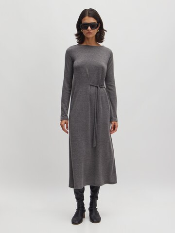 EDITED - Vestido 'Odett' en gris: frente