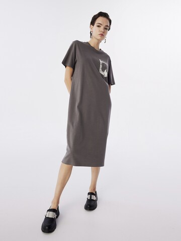 Twist Dress in Grey: front