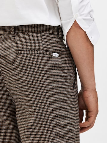 SELECTED HOMME Normální Kalhoty se sklady v pase 'Troy' – hnědá