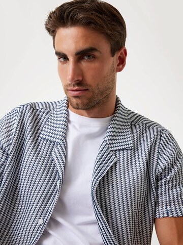 GUESS Regular fit Button Up Shirt in Blue