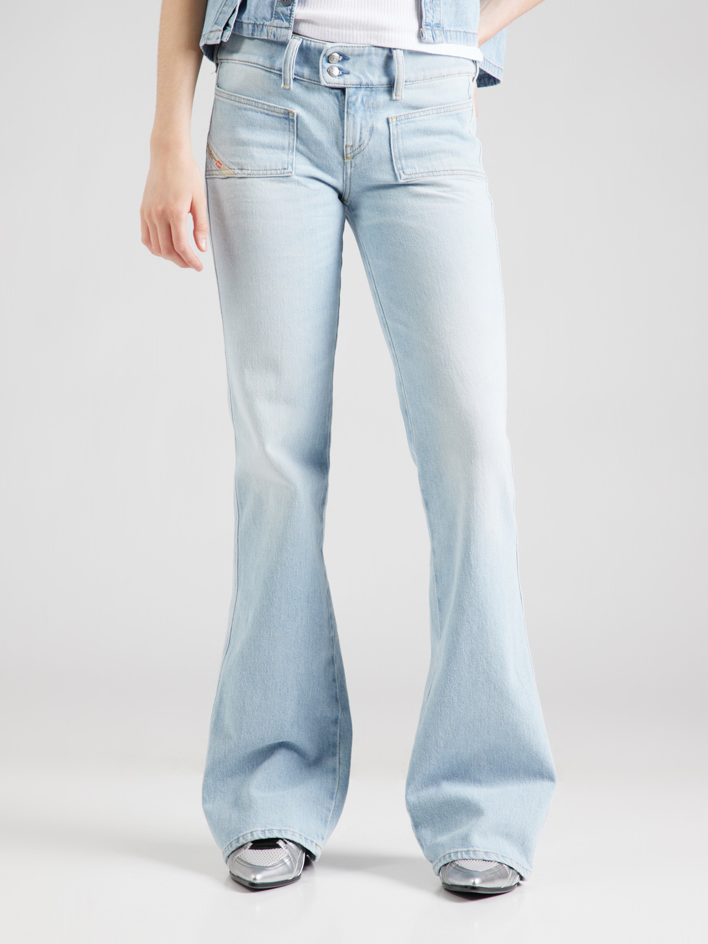 DESIGN - Jean droit à taille mi-haute avec déchirure au genou